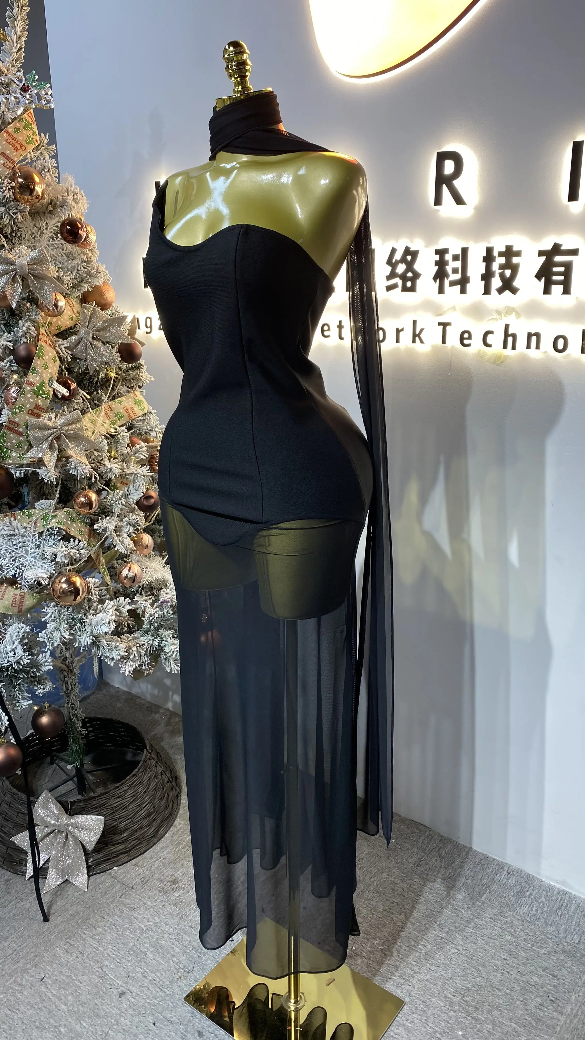 High-end sexy off-shoulder sleeveless Maxi Club dress, tight-fitting mesh bandage long party dress-GZXX294