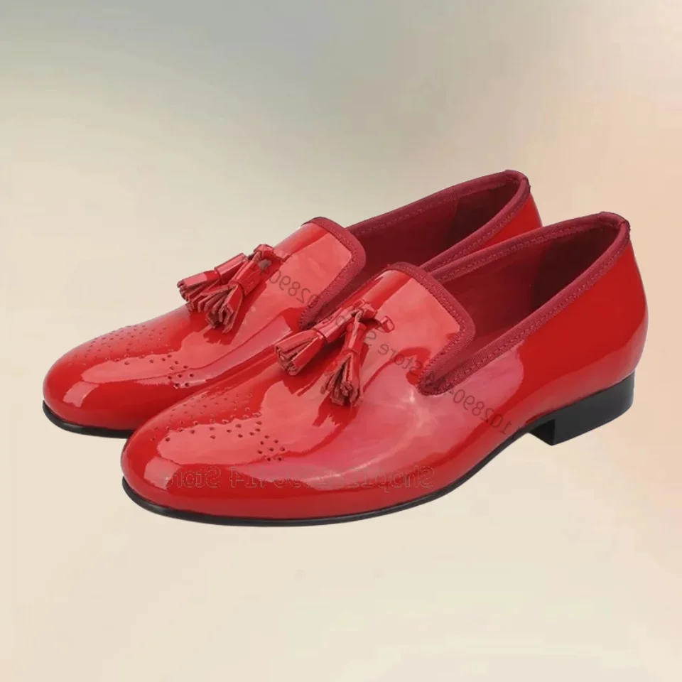 

Red Tassels Decor Patent Leather Breathable Loafers Fashion Slip On Men Shoes Luxury Handmade Party Feast Office Men Dress Shoes