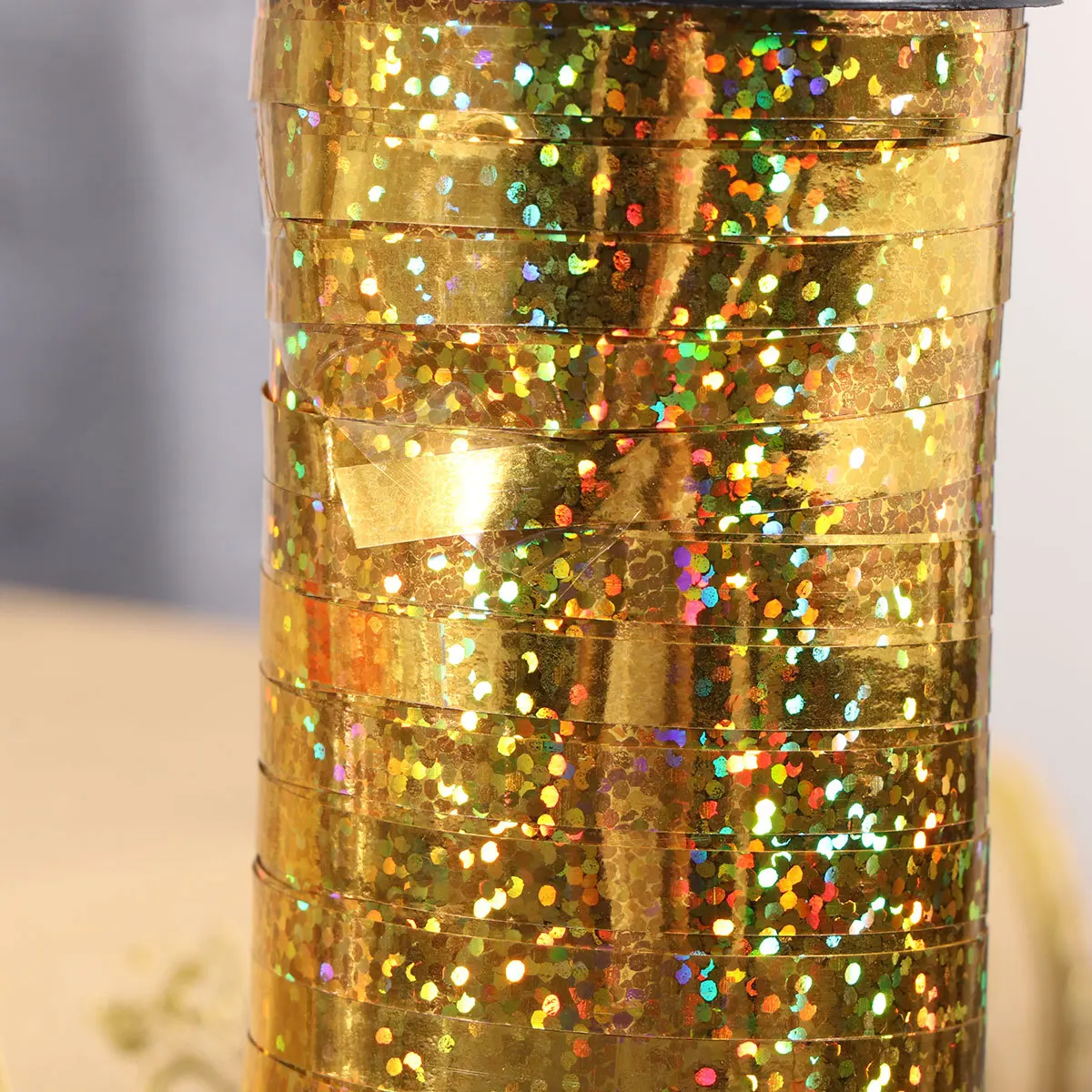 

Crimped Curling Ribbon Roll Metallic Balloon Ribbon String Craft Ribbon for Party Festival Gift Wrapping 100Yard (Gold)