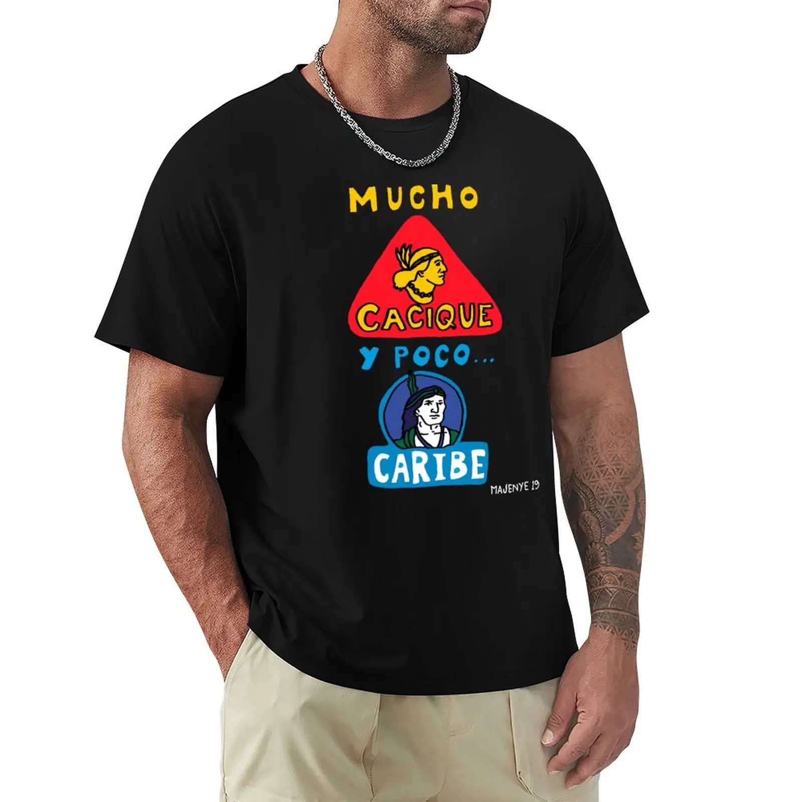 Camiseta de manga curta para o dia a dia com estampa Cacique e Caribe, modelo Top