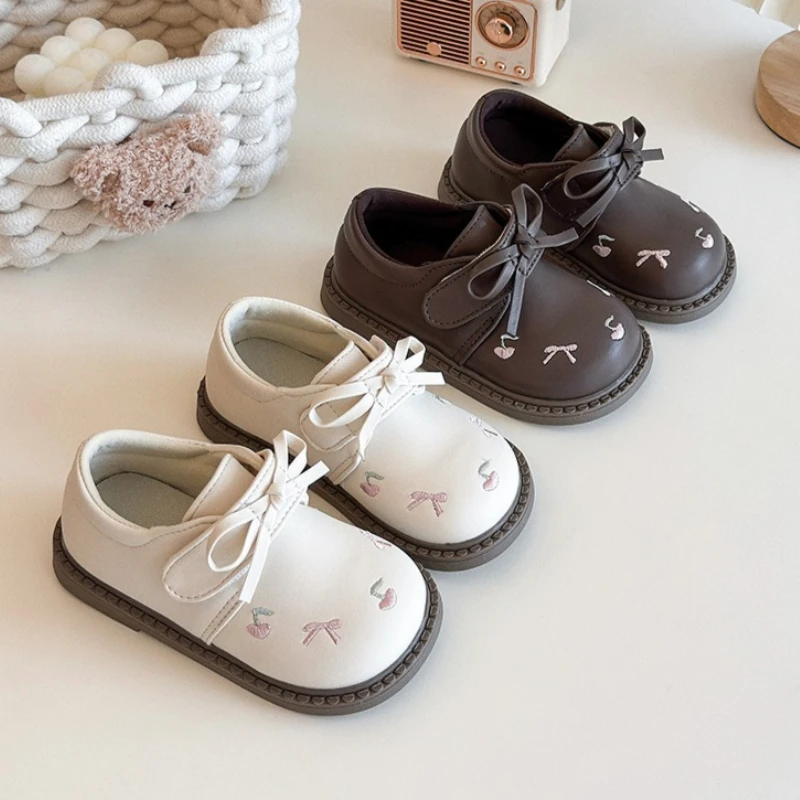 

Girls Step Learning Loafers Shoe2026New Spring Autumn Child Flat Shoe Retro Baby Step Learning Formal Party Walking Leather Shoe
