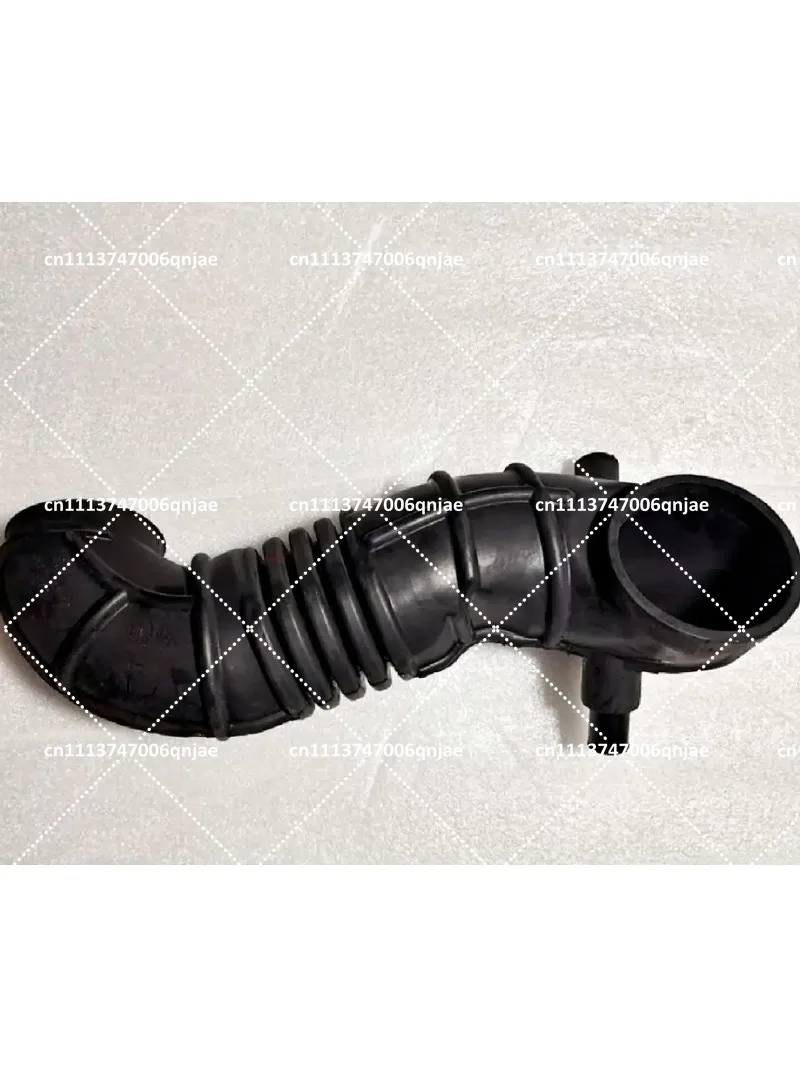 Engine Turbo Intake Hose Pipe, Heavy‑Duty 4x4 Diesel Vehicle Air Inlet Rubber Tube Repair Replacement Part