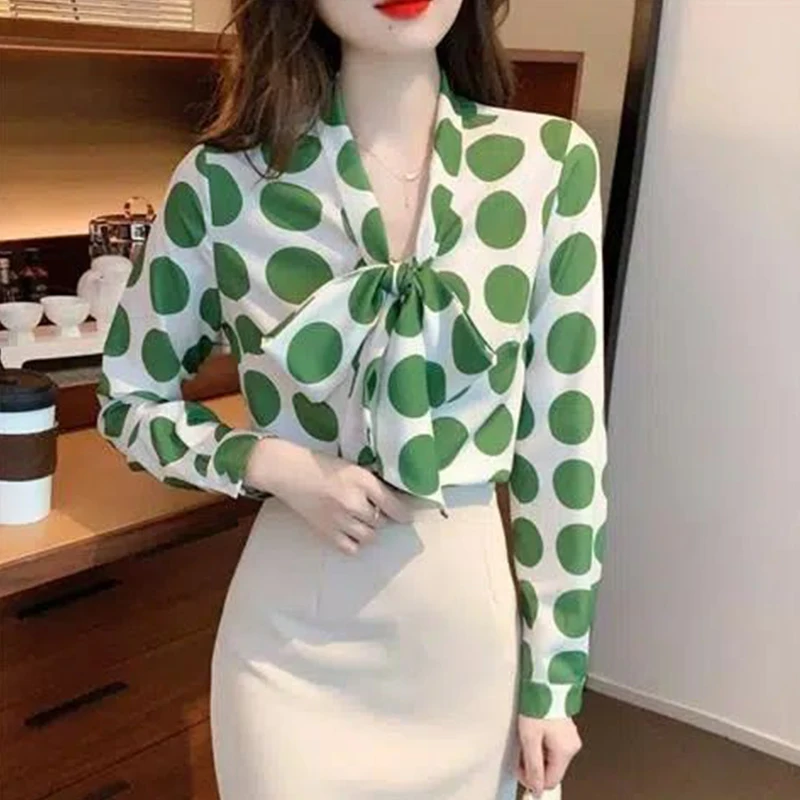 

2022 Autumn Vintage Polka Dot Chiffon V-neck Long Sleeve Women Shirts Femme Temperament Bow Blouse Spring Fashion Lacing Tops