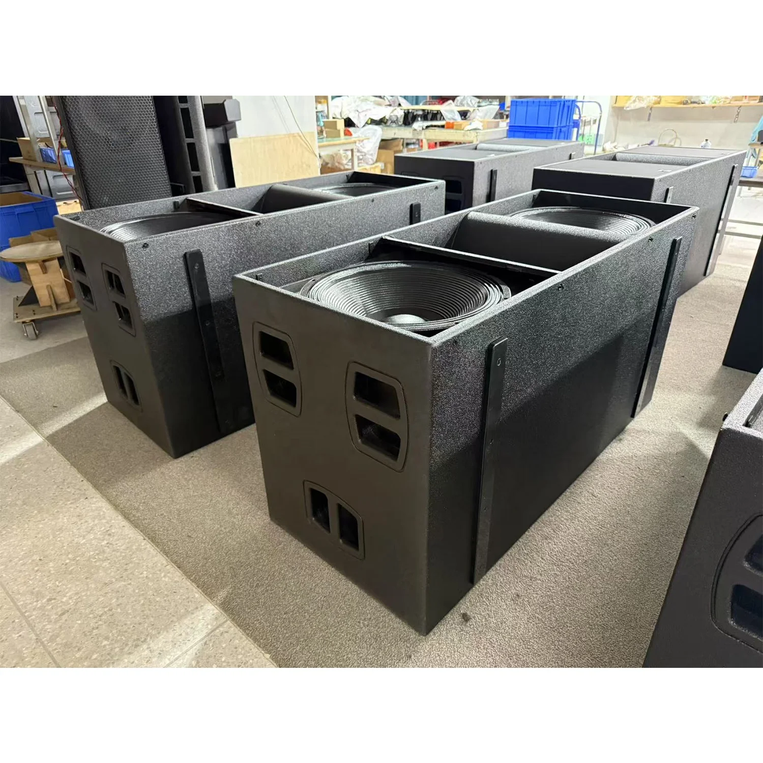 منتجات جديدة A28 عالية الطاقة 1600 واط خط صفيف مزدوج 18 بوصة مضخم صوت البتولا الخشب الرقائقي لأداء الحفل في الهواء الطلق الحدث 2 قطعة