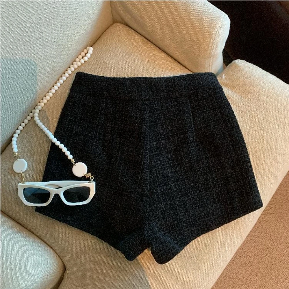 black shorts 2025 Spring and Winter Retro Korean Version Women Temperament Tweed Shorts in Black Camel White Red