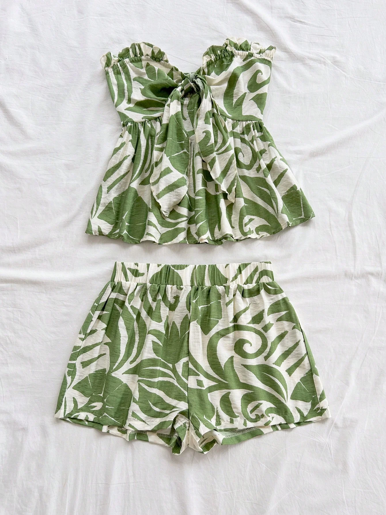 Damen 2-Teiliges Set mit Grün Bedrucktem Oberteil und Lässigen Grünen Shorts, Geeignet für Alltag, Urlaub, Feiertage und Verabredungen – Detail 5