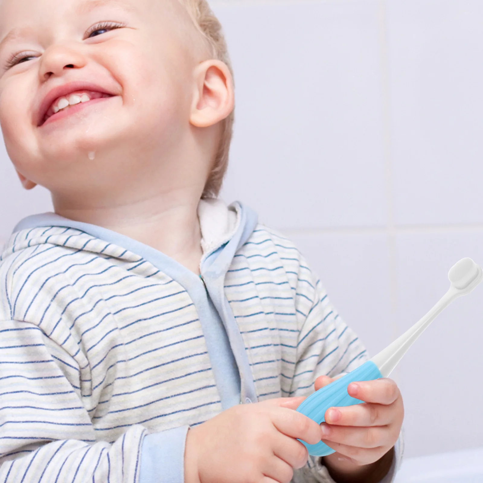 

Детская зубная щетка Extra Toddler Pink Pp, дорожная ручка, тонкая щетина, прочный, безопасный, эргономичный дизайн для детей 2, 5 лет