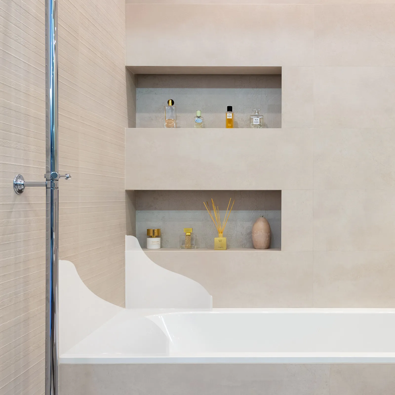 

1Set Acrylic Bathtub Splashing Guard Clear Waterproof Bath Tub Edge Seal Strip for Shower Safety Non-Slip Floor Protection