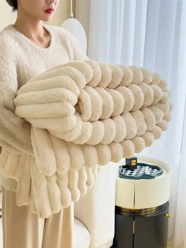 Multifunctional Grade a Rabbit Fur Feel Flannel Nap Blanket Machine Washable for Office Sofa Car Throw Summer Quilt