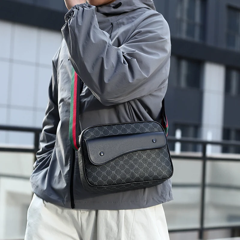 New Men's Colorful shoulder straps Shoulder Bag Fashion Trend Crossbody Bag Business Casual Horizontal Style Young Men's Bag