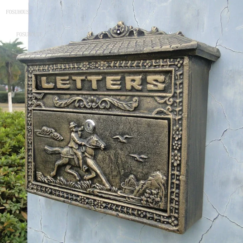 Refined Old-fashioned Mailboxes Courtyard Villa Cast Iron Letterbox Pastoral Retro Mailbox Iron Art Wall with Lock Newspaper Box