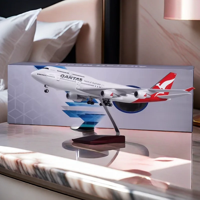 

1/150 Scale 47CM Airplane Boeing 747 B747 QANTAS Airline Model LED Landing Gear for Boys Plane Model Toy Airliner Home Decor