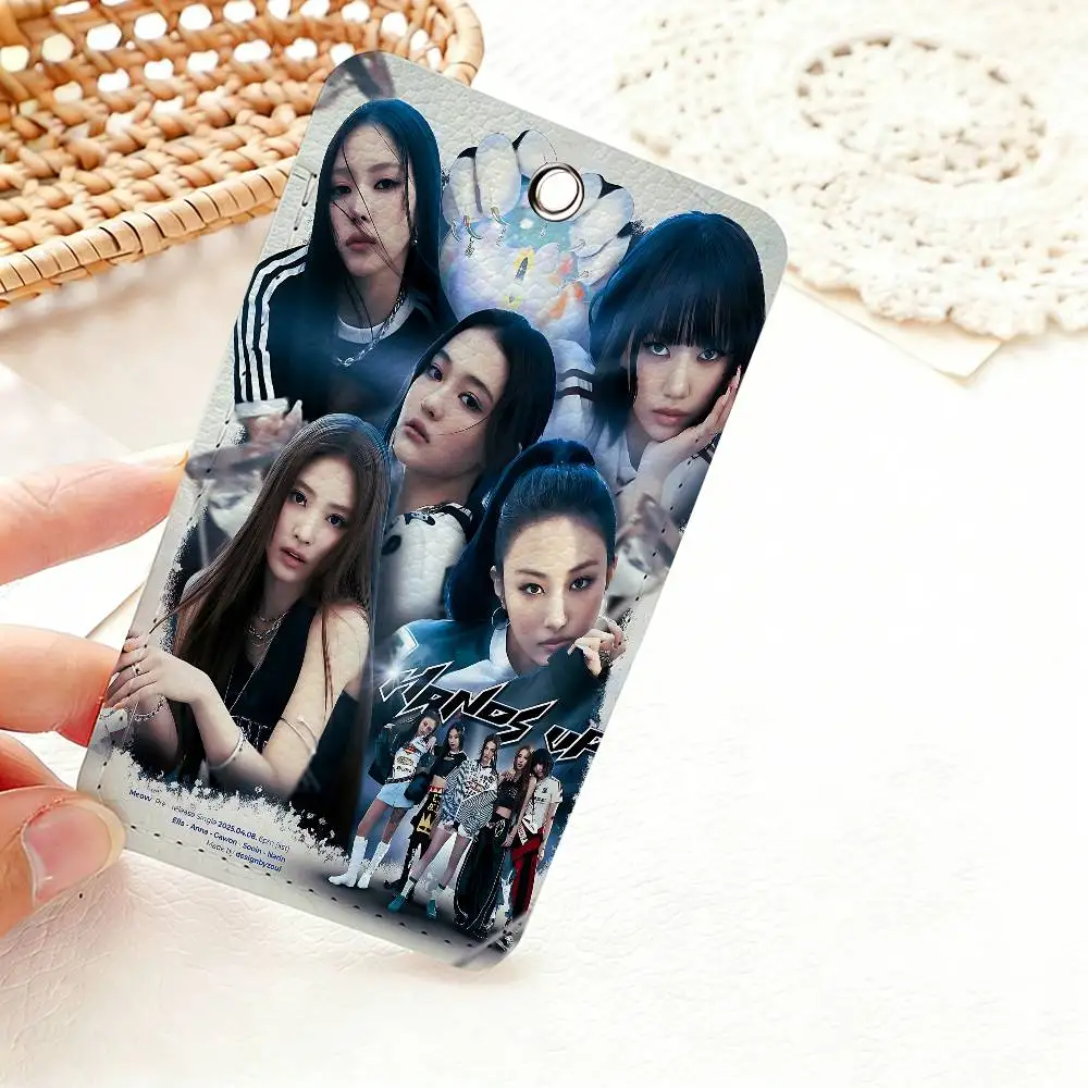Hot Kpop Girl M-meovvs 1Pc PU Leather Card Holder Keychain Key Ring Door Lock Access Tags ID Card Case Keychain Card