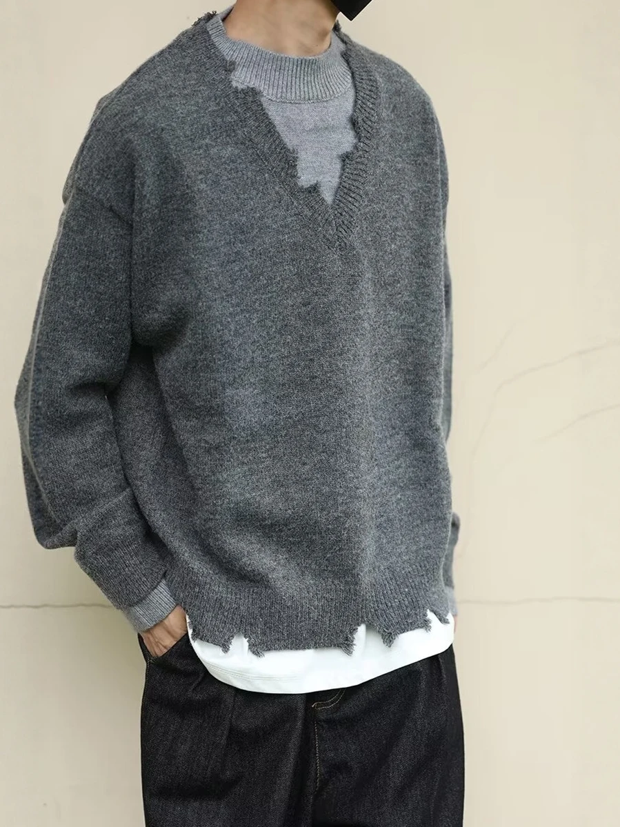 

Новый осенне-зимний корейский свитер унисекс в стиле Cleanfit: вязаный, с эффектом потертости, свободного кроя, повседневный, с длинным рукавом и V-образным вырезом