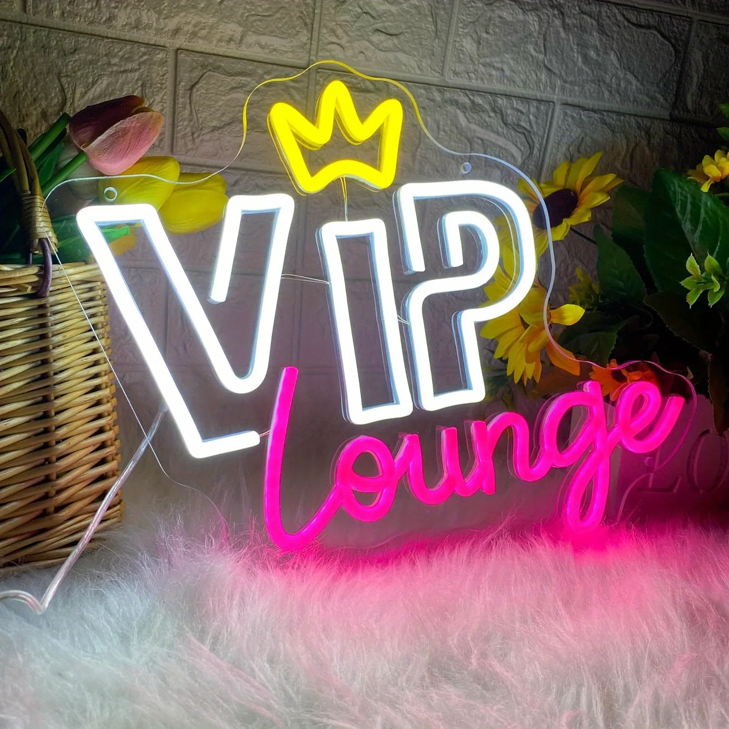 VIP Lounge LED Neon Sign Crown Design Pink White USB Powered Nightclub Wall Art Beauty Salon Decor Birthday Gift