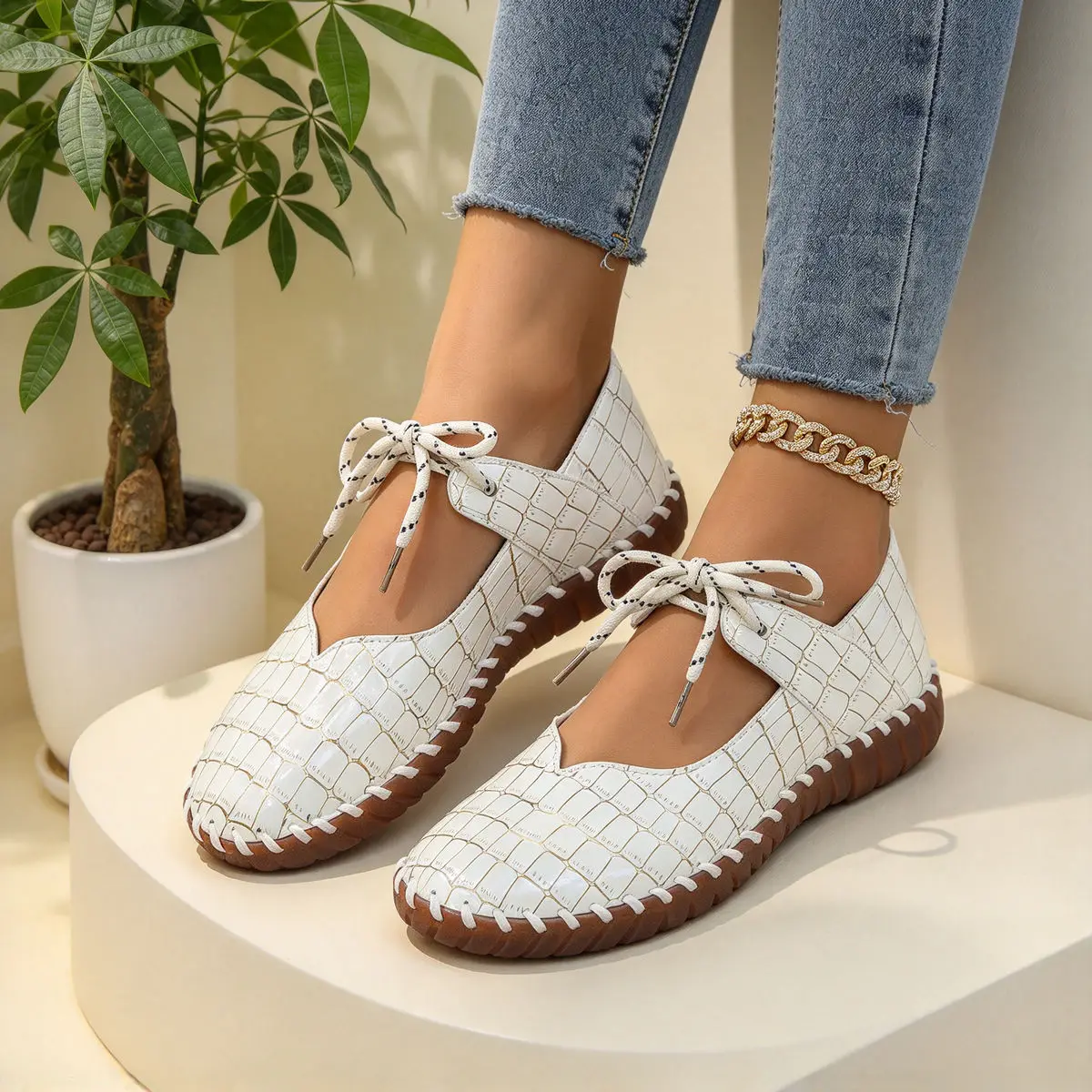 *New Comfortable Soft Bottom Strap Lightweight Walking Flat Shoes Retro Stone Pattern Shallow Mouth Casual Women's Shoes
