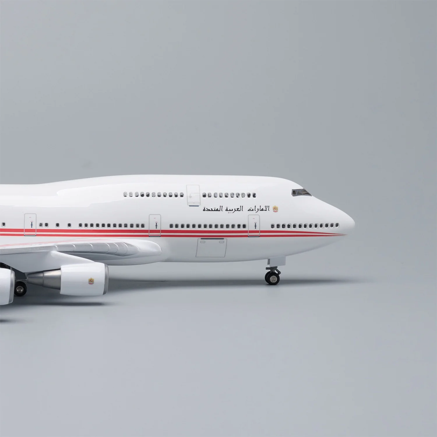 47cm Model Plane Emirates Presidential B747-8 UAE Miniature Airplane Plastic Model Kit With Base wheels Souvenir Hobby Collectio