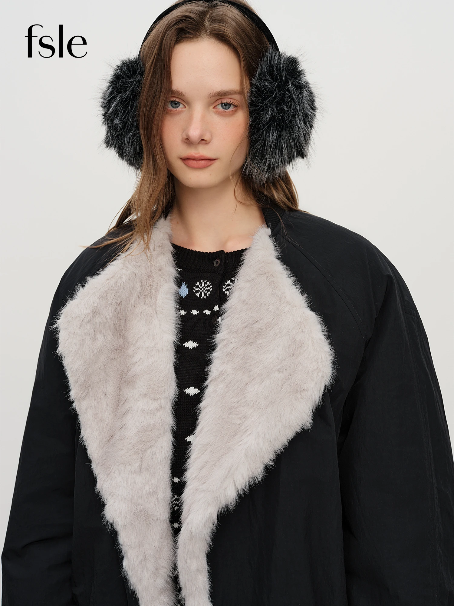 

FSLE High-Quality Cozy Fleece Women's Winter 2025 New Arrival Large Turnover Collar Short Fleece Coat with Gathered Hem Warmth