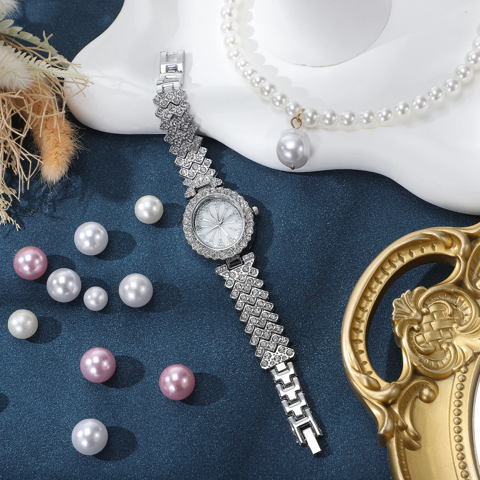 

Elegant Watches for Women Cute Luxury Ladies Wristwatch Lady Dainty Silver Mini