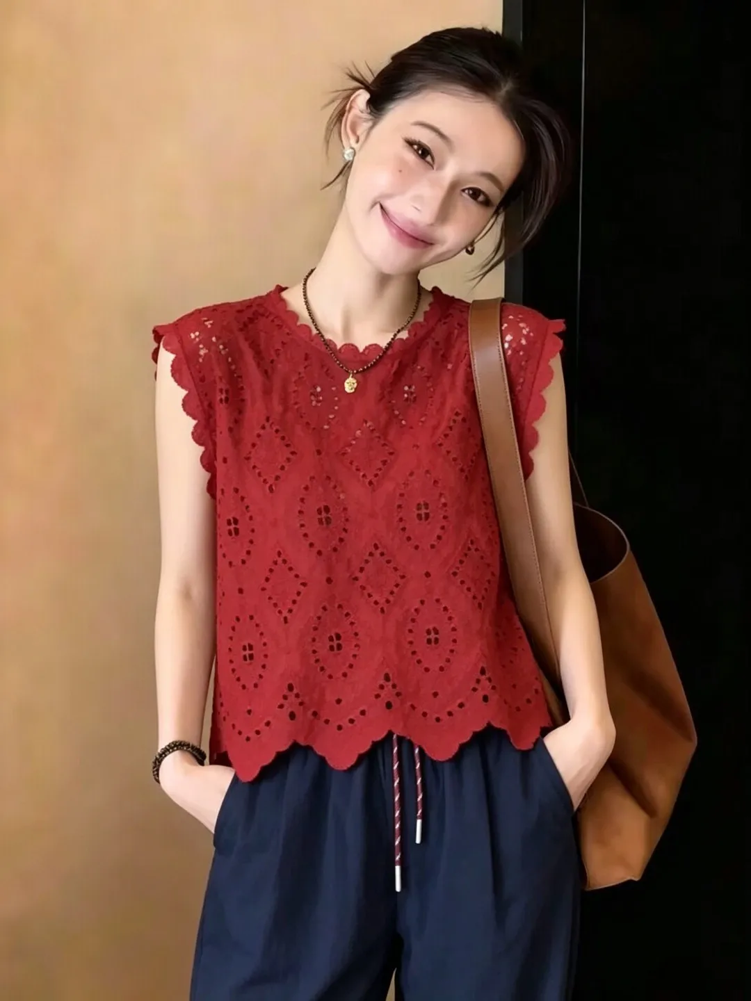 

Korean Japanese Brand Lace Hollow out Sleeveless T-Shirt Small Shirt Summer Fashionable Youthful Vest Artistic Loose Fit