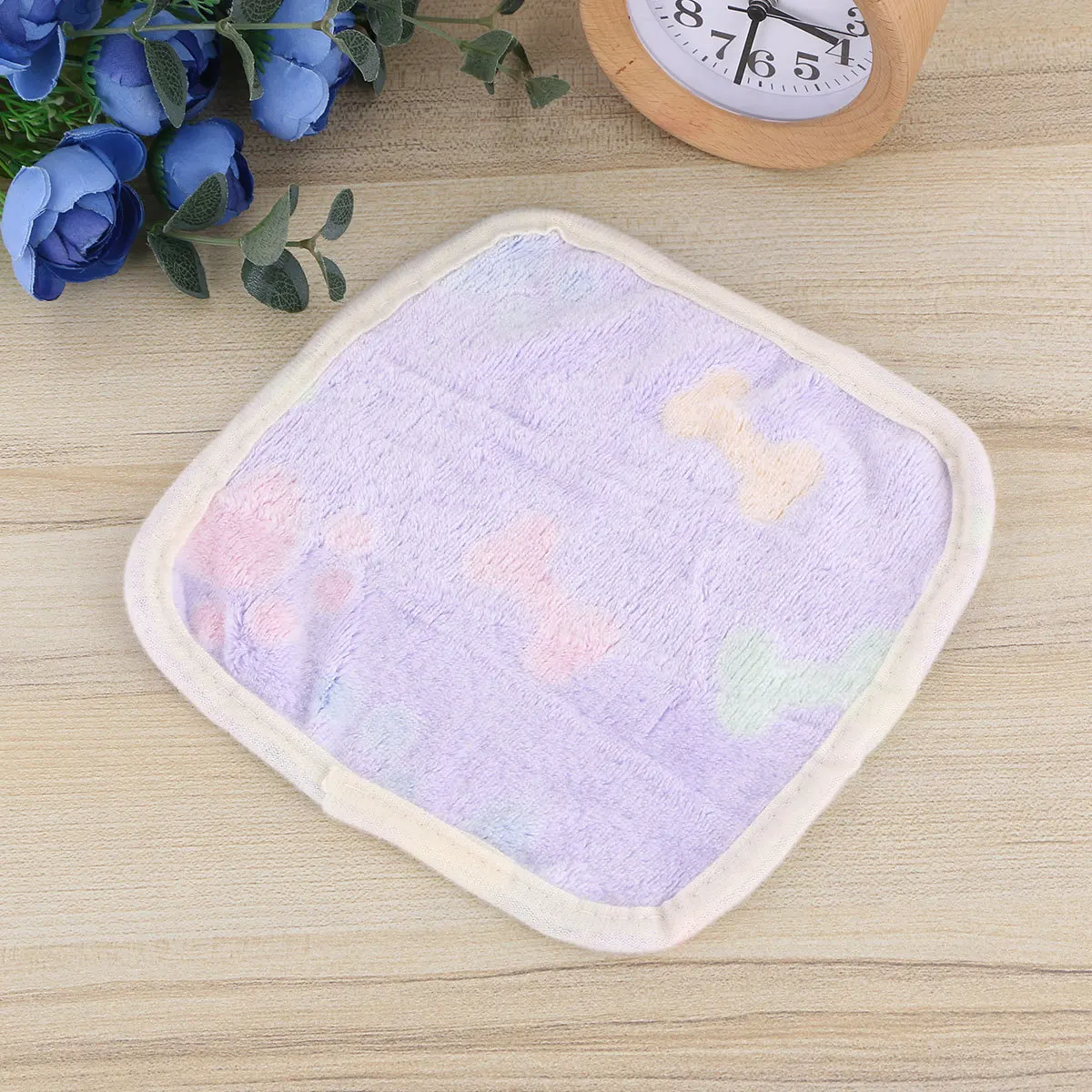 

1Pcs Small Bone Printed Pet Blanket 20x20cm Dog Sleep Mat Super Warm Carpet for Indoor Outdoor Carry Clean Floor