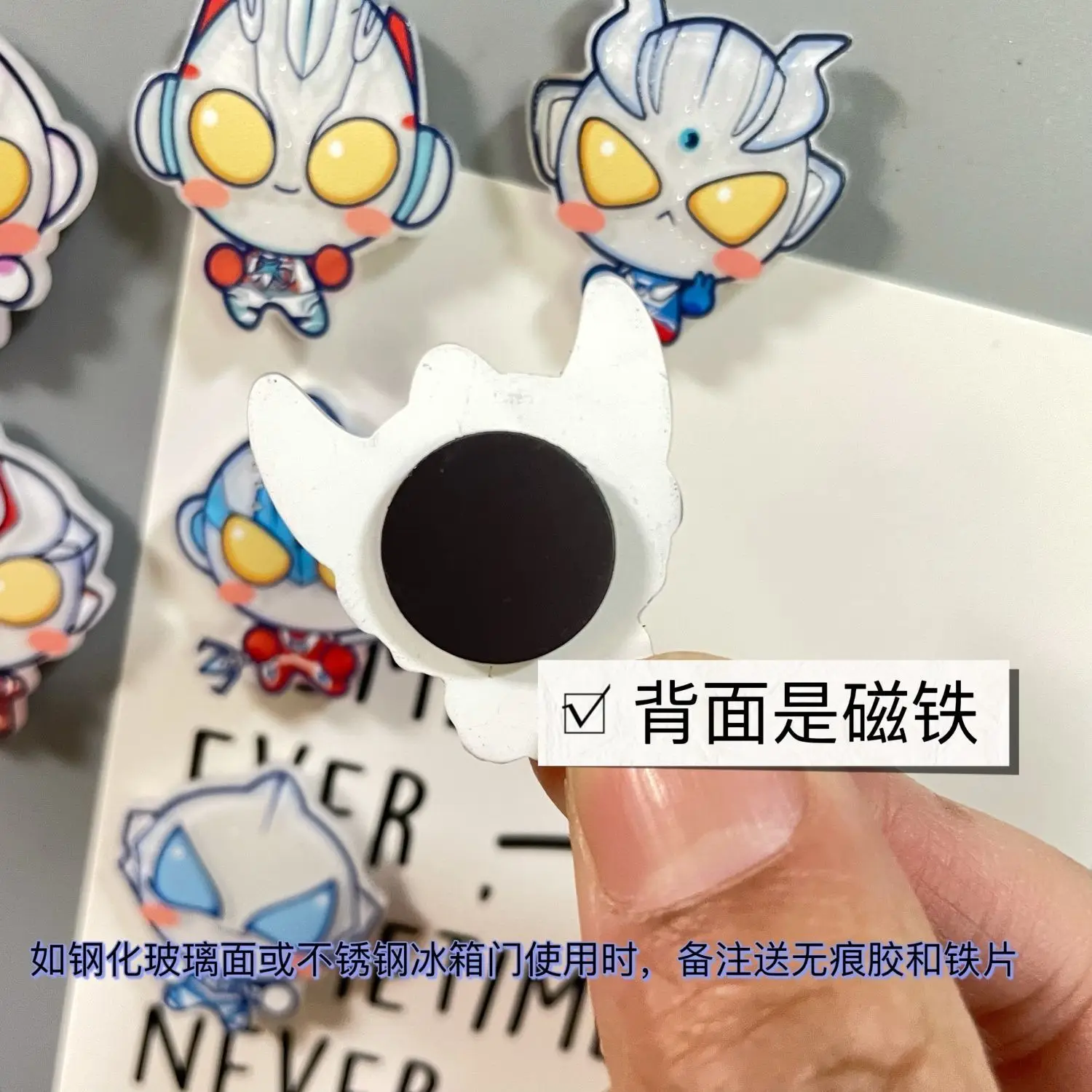 Imán Creativo de Dibujos Animados de Ultraman, Linda Decoración Acrílica para el Hogar, con Imán en la Parte Posterior, Pequeño y Exquisito
