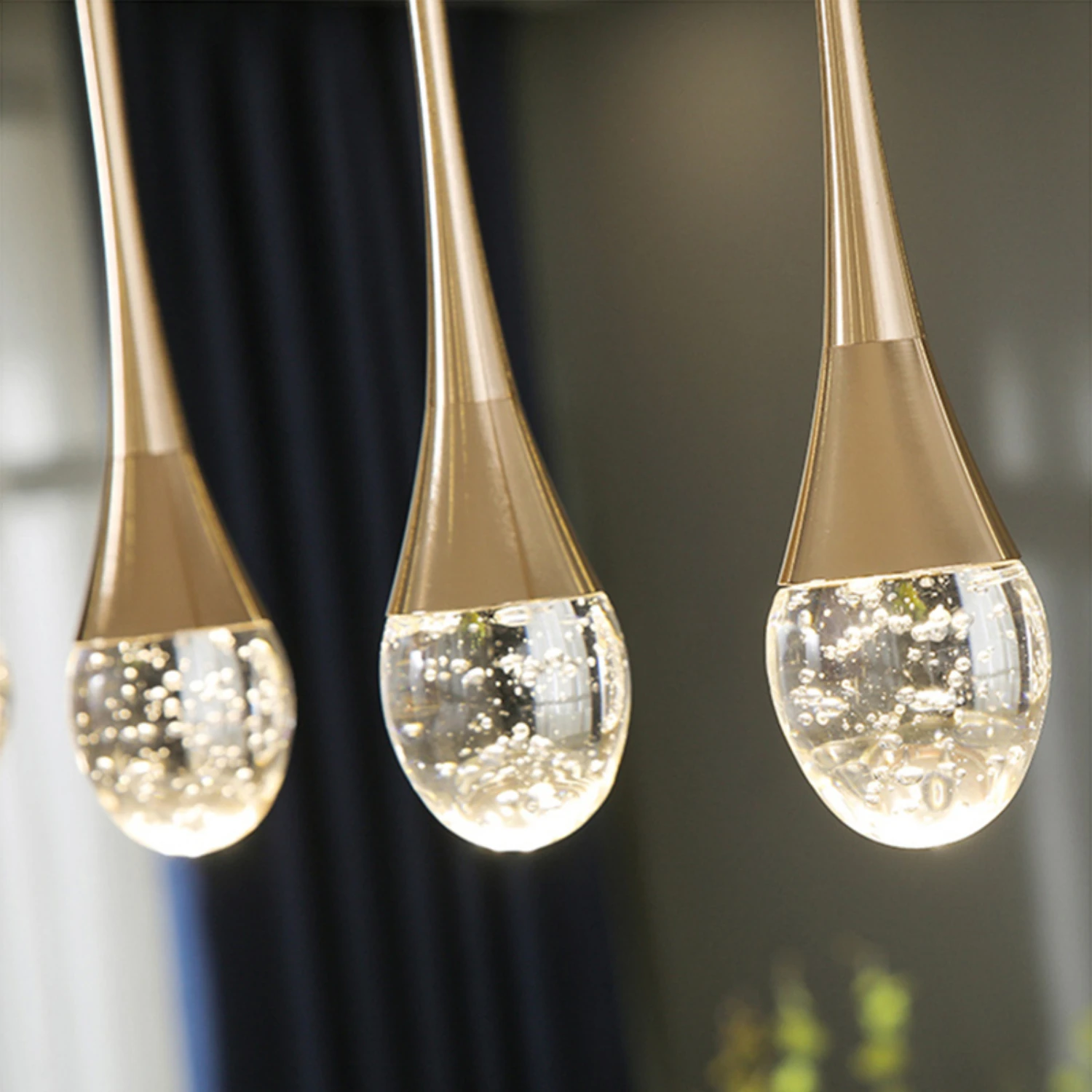 Nueva Luz LED colgante de burbujas de cristal exquisita y elegante, añade un toque de elegancia a tu hogar. Haz una declaración en tu b