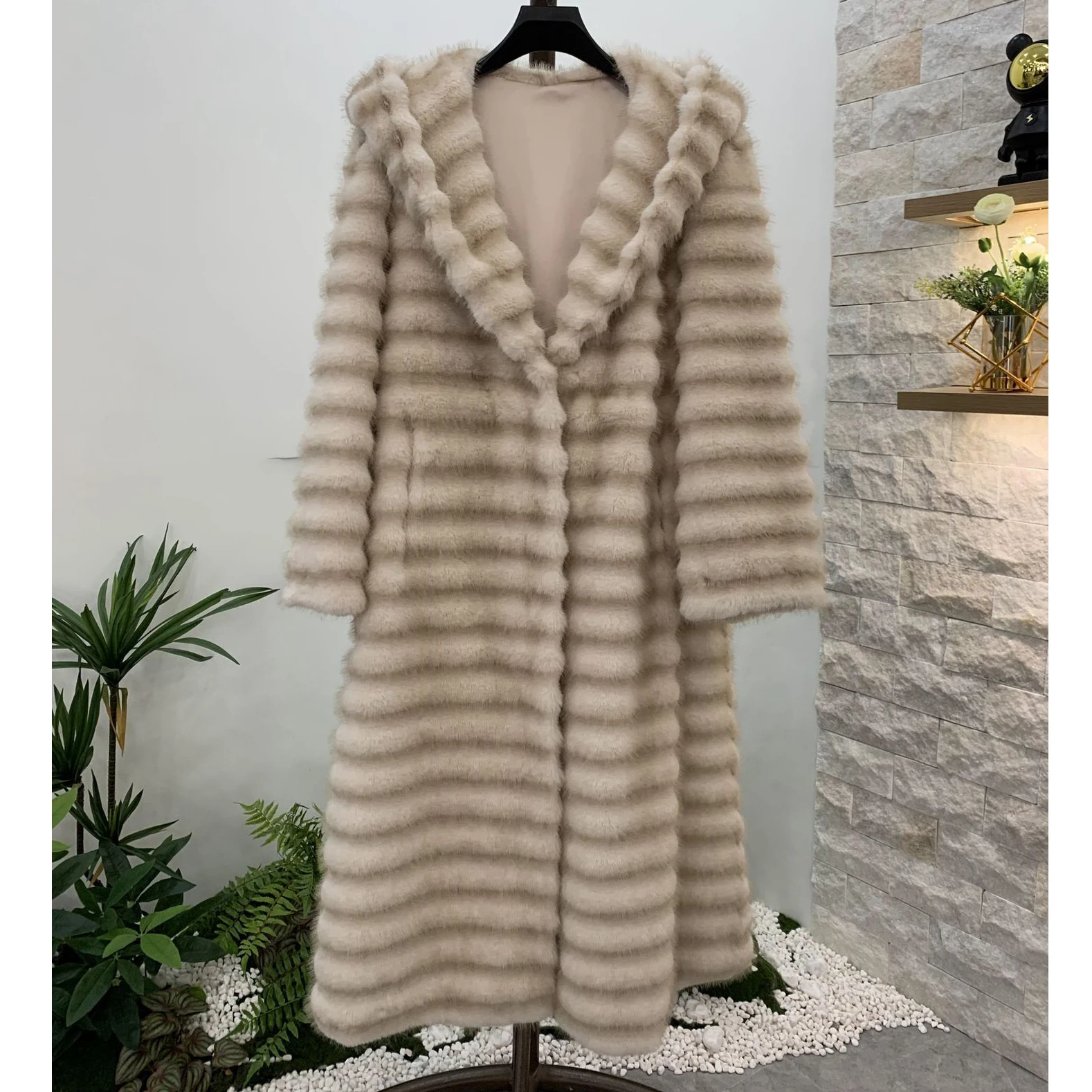 New Faux Mink Fur Winter Coat Female Long Sleeve Elegant Fashion hair Coat jackets Thick Warm Fluffy Hooded Overcoat Outerwear
