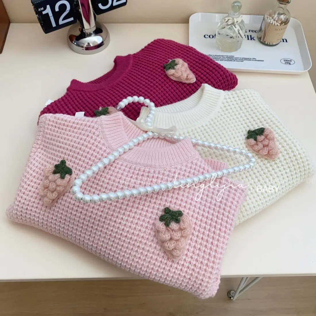 Spring and Autumn Girls Fashion Round Neck Knitted Sweater Little Girls Loose Top Coat Children Baby Strawberry Sweater