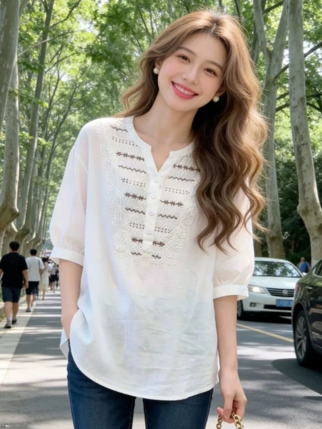 Slimming Effect plus Size Casual Style V-Neck Hook Flower Five-Quarter Sleeve Top Thin Loose Fit T-Shirt for Young Women