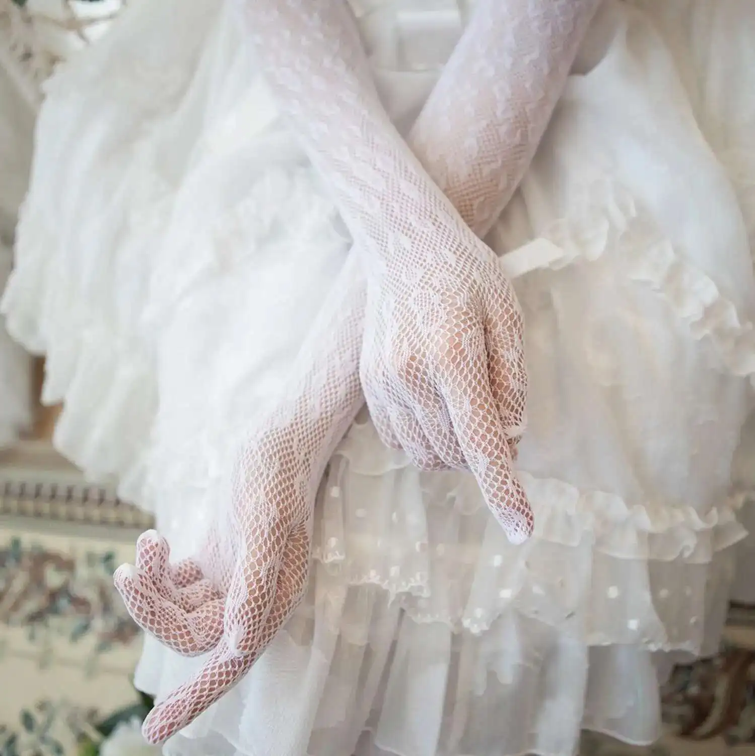 قفازات لوليتا دانتيل طويل بحزام أسود على شكل زهرة قوطية وأكمام يد ريترو لوليتا إكسسوارات رقيقة للحماية من الشمس