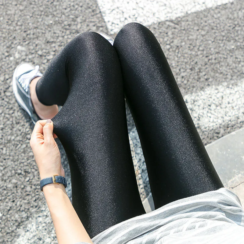 กางเกงโยคะผ้าไหมน้ำแข็งสำหรับฤดูร้อน กางเกงรัดรูปเอวสูงยืดหยุ่นบางเฉียบสำหรับผู้หญิง กางเกงขายาวเรียบเนียนสำหรับออกกำลังกายและสวมใส่ในชีวิตประจำวัน