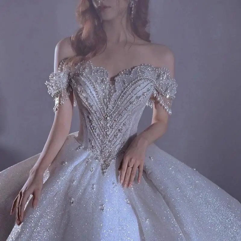 Vestido de novia francés de un hombro con cielo estrellado, vestido sin mangas con cuentas para novias femeninas, estilo palaciego lujoso personalizado