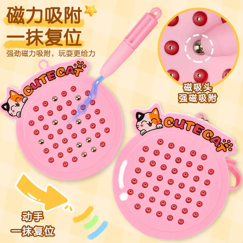 Bambini Aspirazione magnetica Perline in acciaio Tavolo da disegno Giocattolo Cartoon Capibara Gatto Piccolo tavolo da disegno Giocattolo Decompressione Portachiavi Ciondolo
