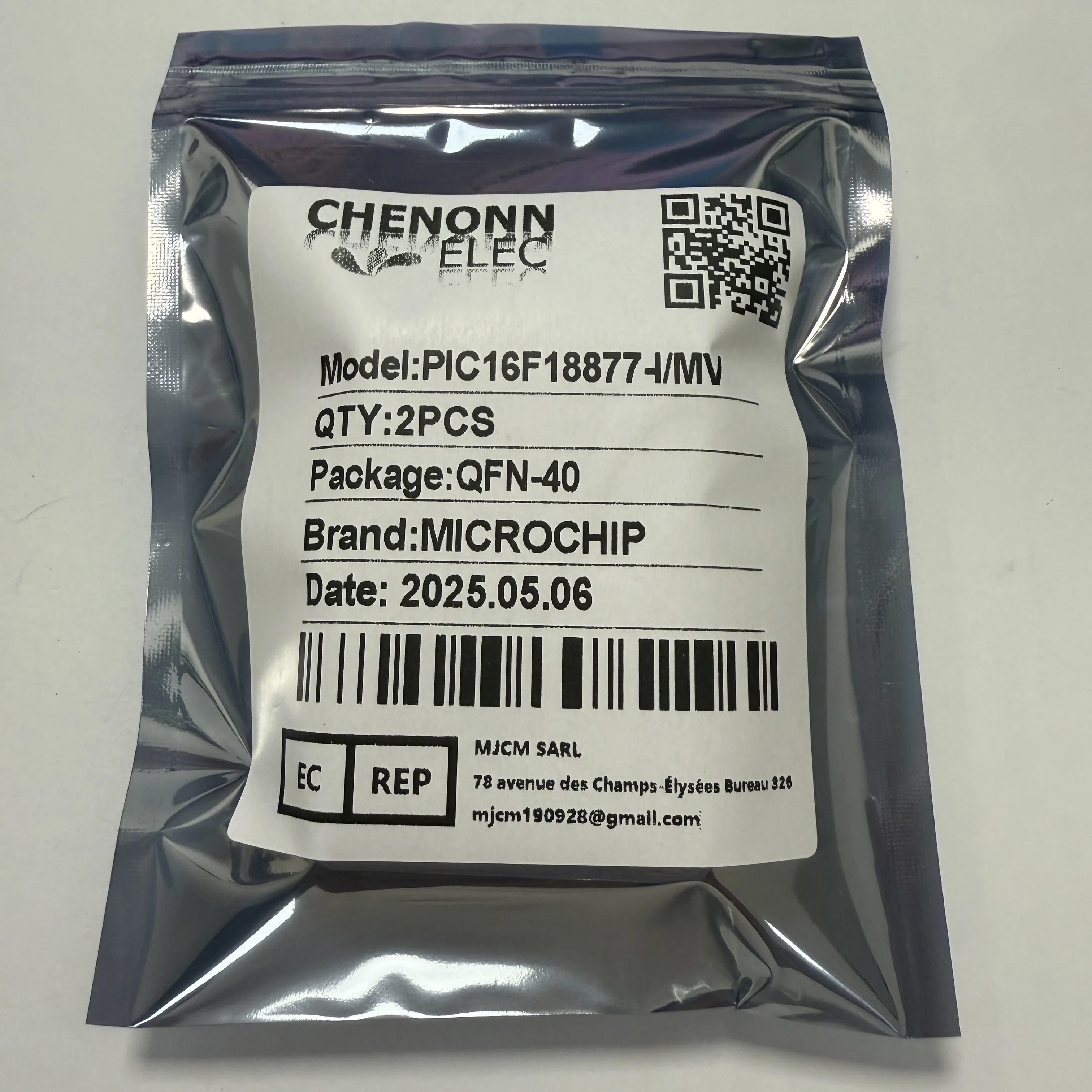 2PCS/LOT PIC16F18877-I/MV (Microcontroller Units)