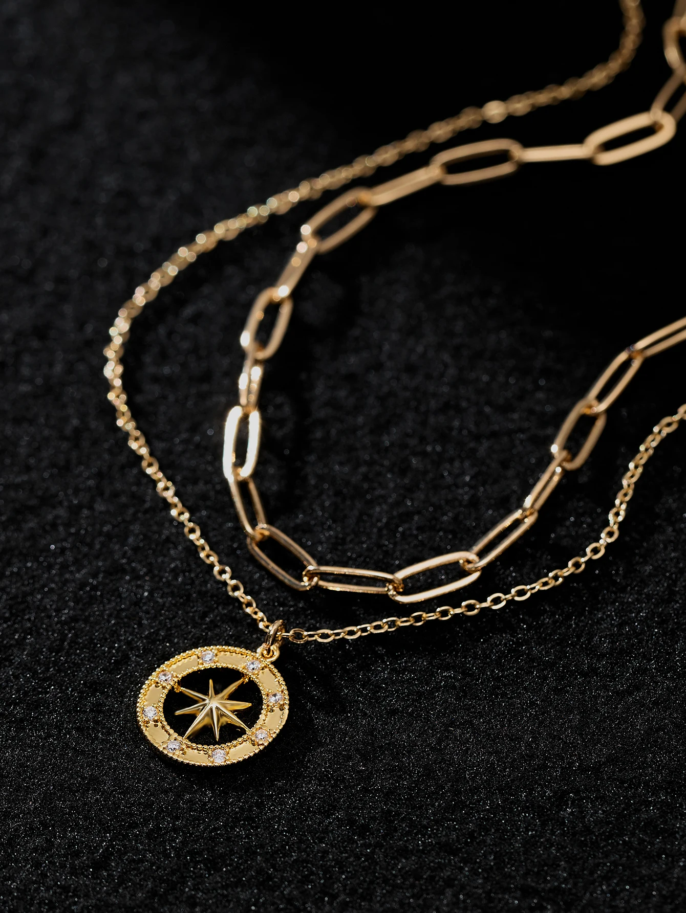 

Women's Layered Pendant Necklace Cross Chain round Hollow Star Fashion Versatile Jewelry for Outing Vacation Party