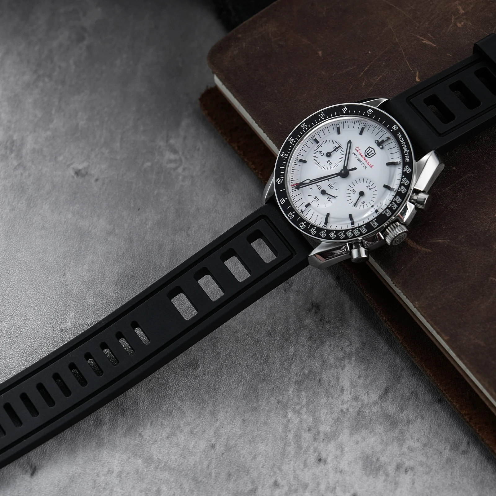 Hochwertiges, weiches Fluorkau – Rubber Strap Diver Bewertung und Preis