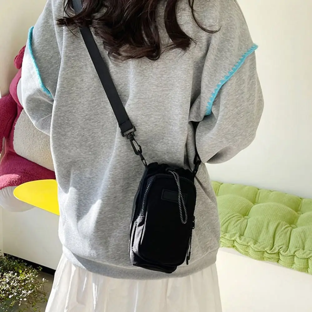 

Nylon Water Bottle Carrier Bag Shoulder Strap Adjustable Water Bottle Holder Drawstring Handle Crossbody Water Bottle Purse