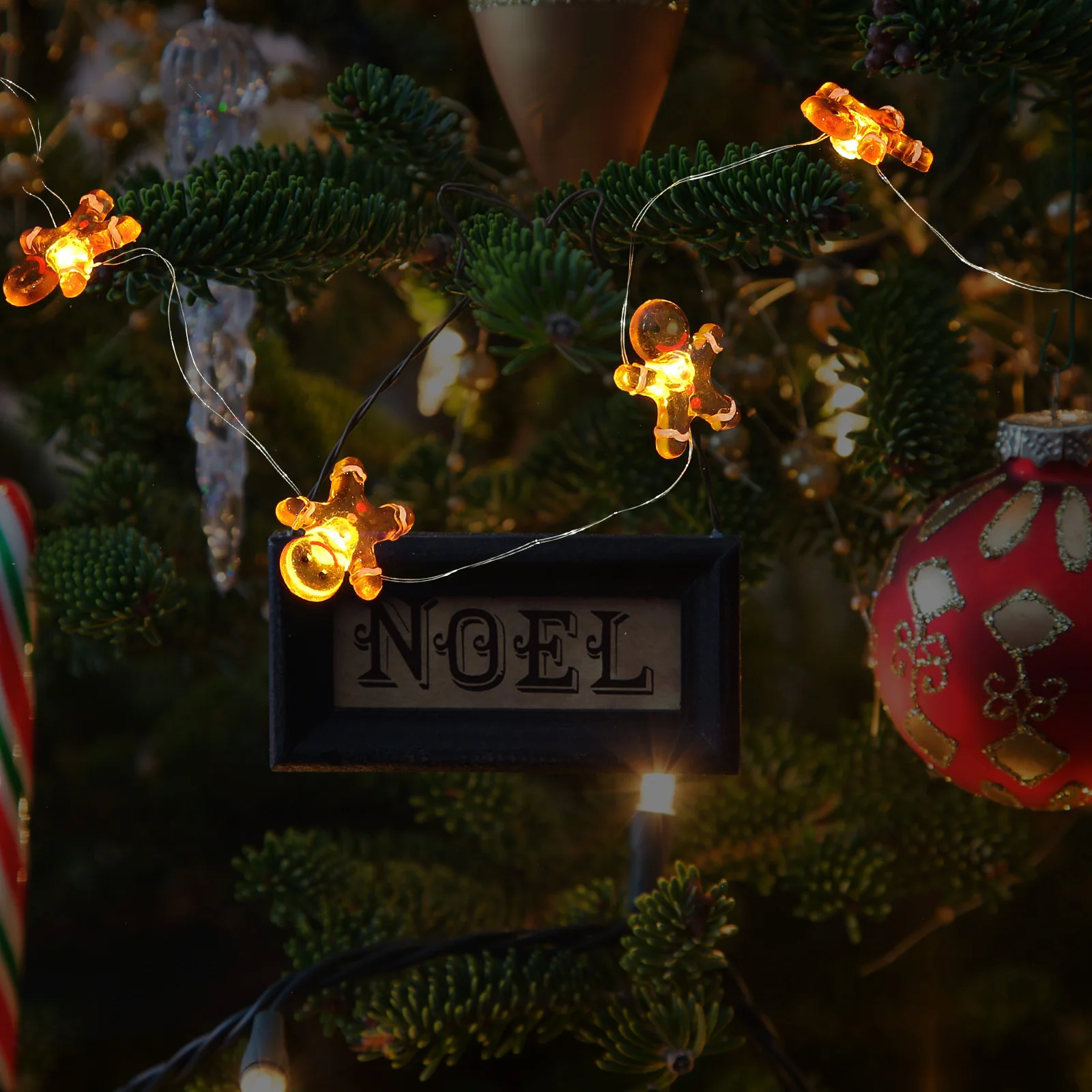 1Pcs Xmas Gingerbread String Light Premium Craftsmanship LED Lamp Festive Atmosphere Decor Fun Hanging Light for Christmas Scene