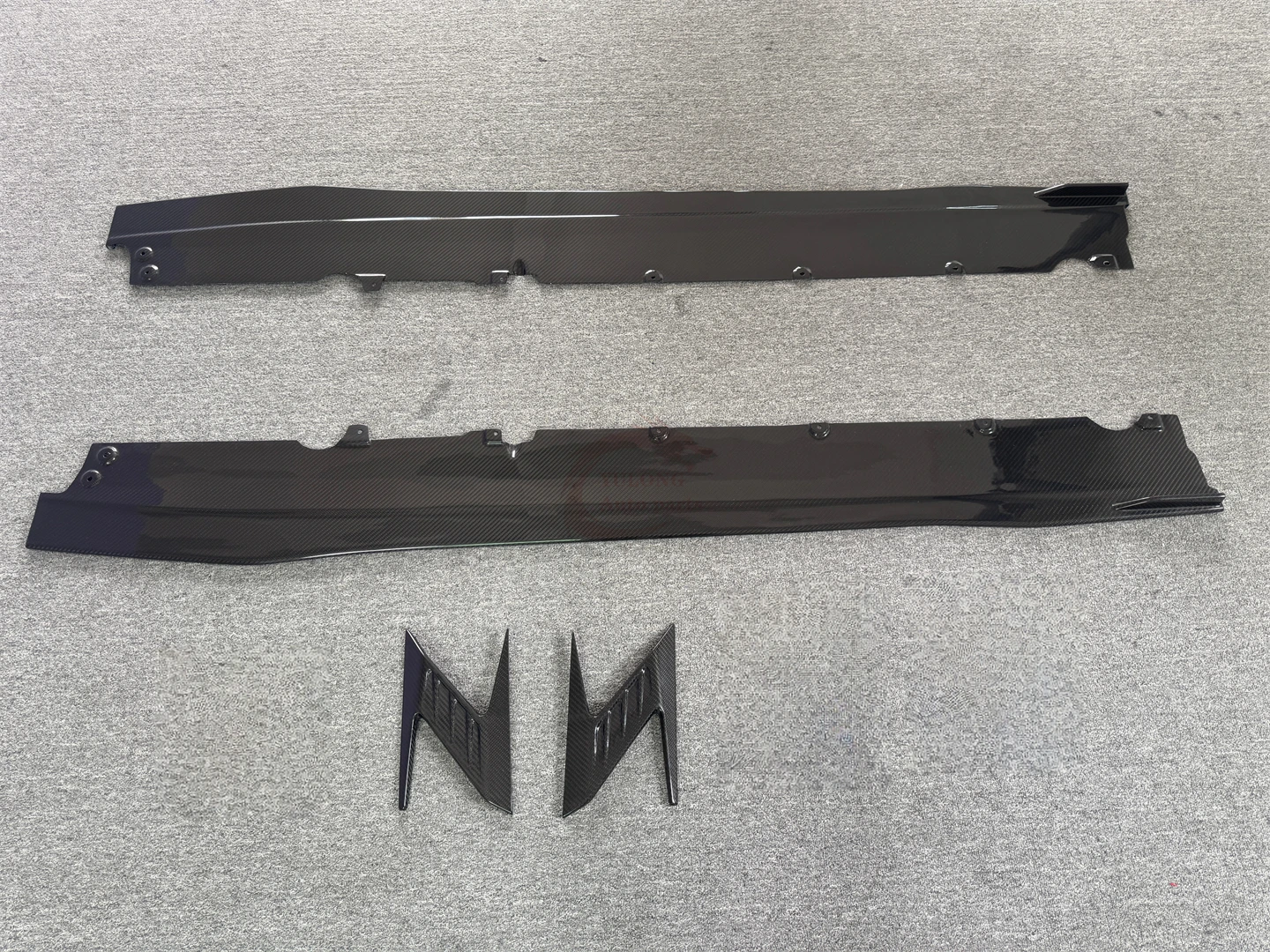 

High Quality ALN V2 Style Dry Carbon Fiber Side Skirt Side Spoiler for Lamborghini Huracan EVO Body Kit