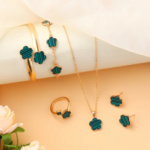 Women's Lucky Flower Five-Leaf Clover Jewellery Set