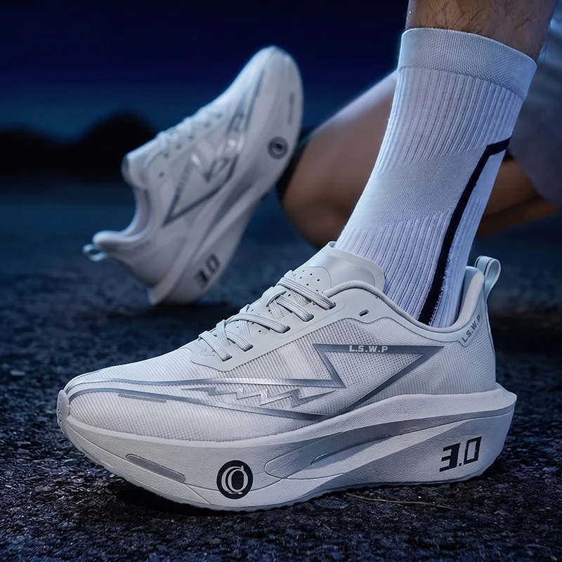 카본 플레이트 쿠셔닝이 적용된 남성용 러닝화; 러닝,  - Men'S Shoes For Gym 리뷰 및 가격