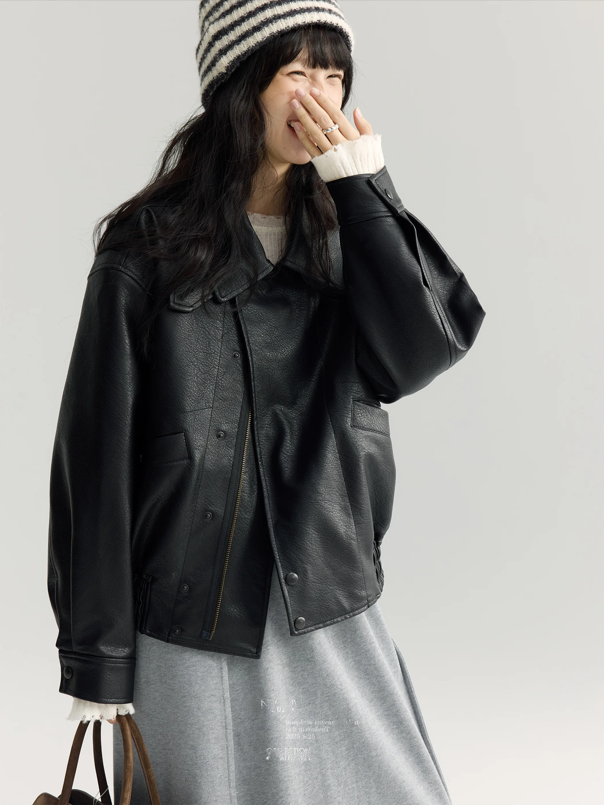 쿨 블랙 가죽 재킷 여성용 스타일리시 숏 바이커 코트 가을 신상 워크룸 패션 출퇴근 스타일 긴팔