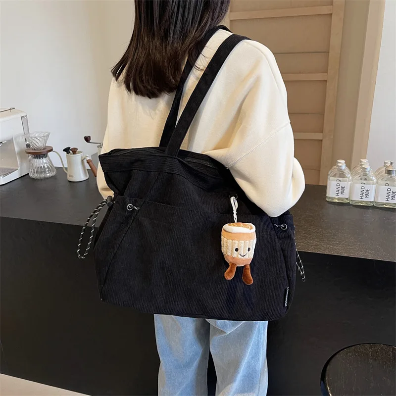 2025 جديد سروال قصير حمل حقيبة المرأة سعة كبيرة مدرسة ركاب حقيبة كتف الحد الأدنى طالب يده محفظة موضة عادية ​