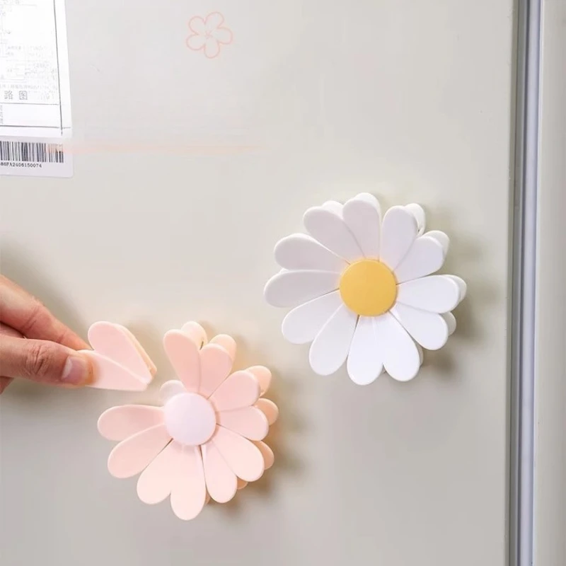 Magnetic Small Daisy Snack Sealing Clip Personalized Petal Creative Three-dimensional Refrigerator Sticker Food Bag Clip
