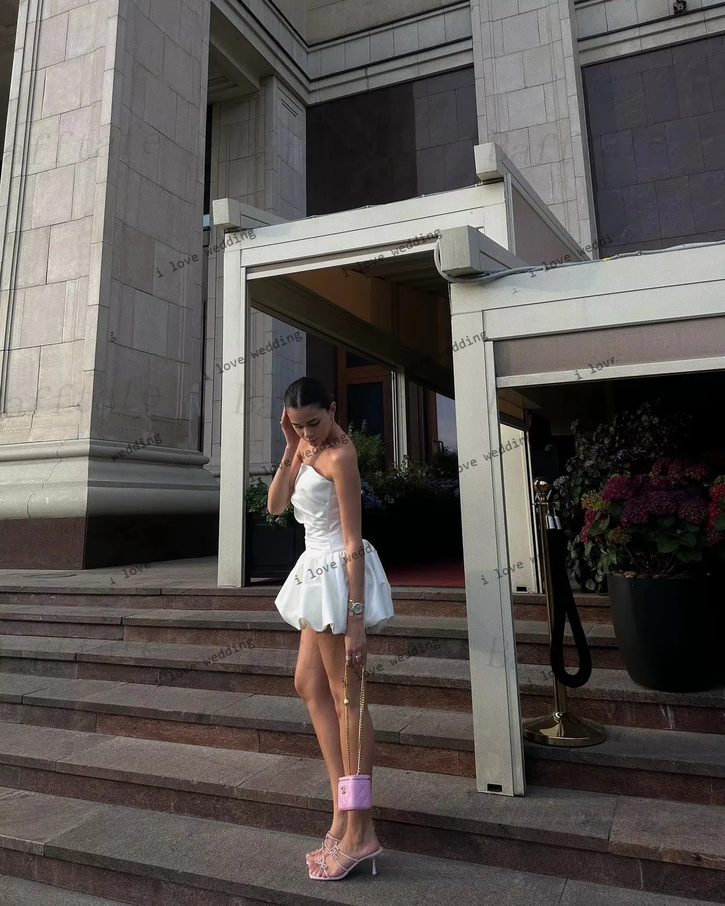 Abiti da ritorno a casa senza spalline a-line 2025 Abito da festa donna elegante Abito da ballo in raso con mini lunghezza increspato Gala increspato personalizzato