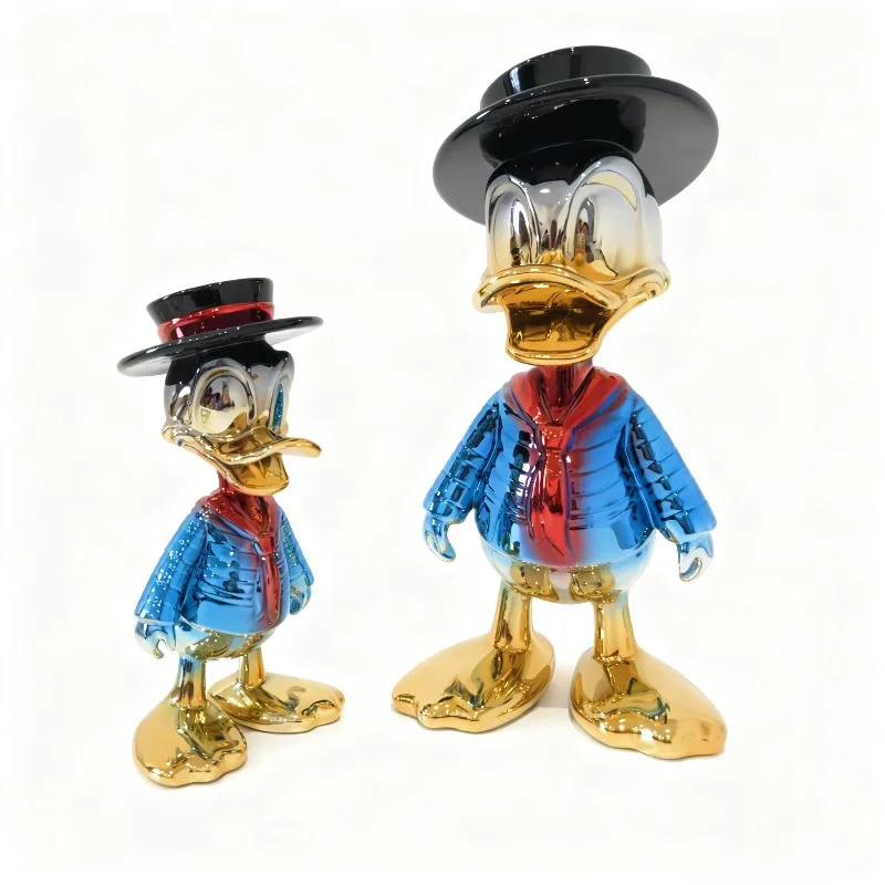 

Статуя Дональда Дака Диснея, гальваническая пластина со шляпой, мультяшная утка, модель из смолы, скульптура, украшение для стола, домашний декор, игрушки Диснея для детей