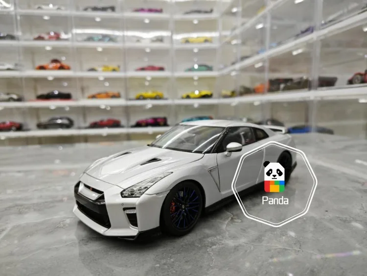 MotorHelix 1/18 GTR R35 50th Anniversary Edition with engine Simulation Alloy Car Model Static Viewing Relaxing Gifts Ornaments