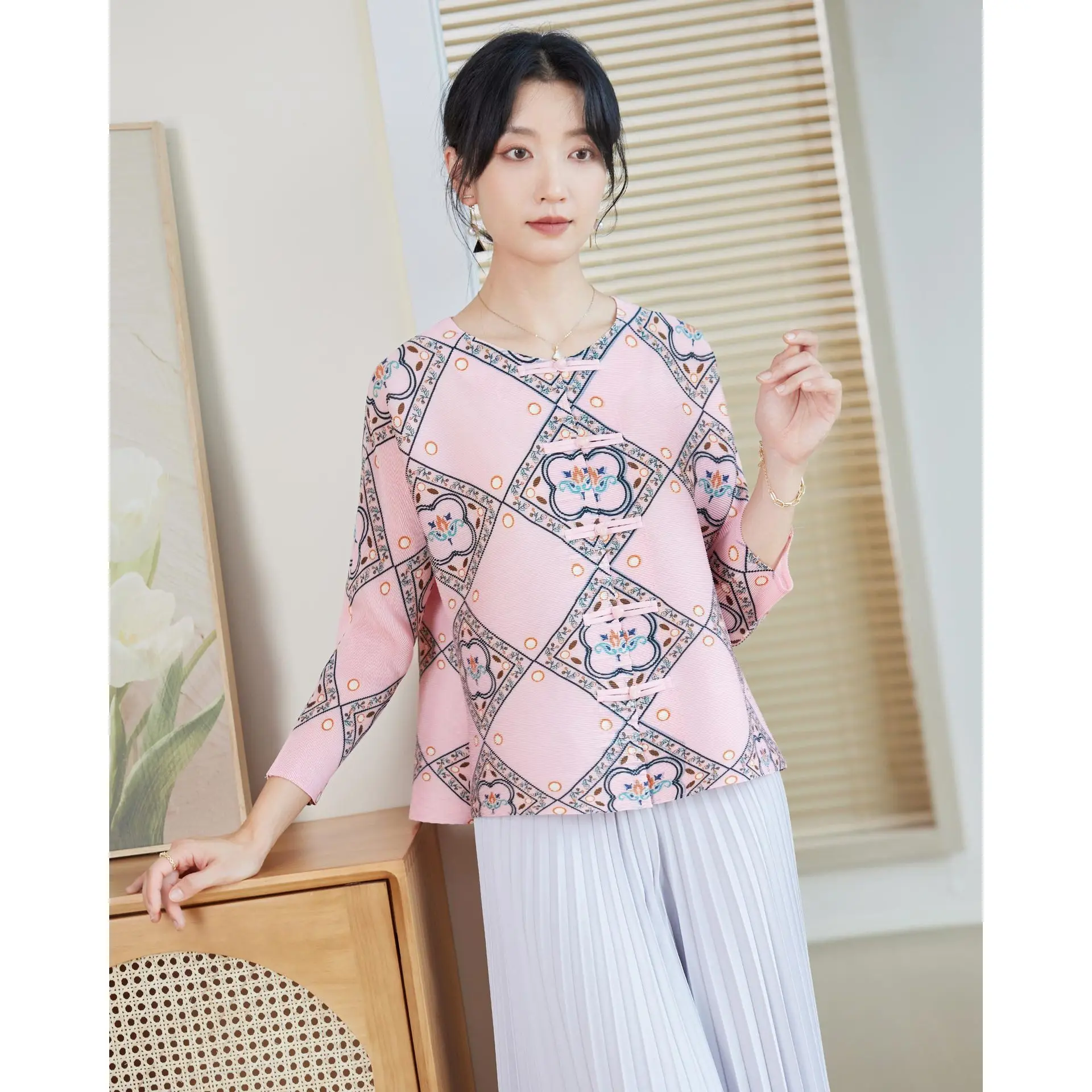 Miyake Pleated New Chinese Style Coat Women\'s Spring and Autumn Pink Shirt 2024 New Age-reducing Printed Loose Short Top