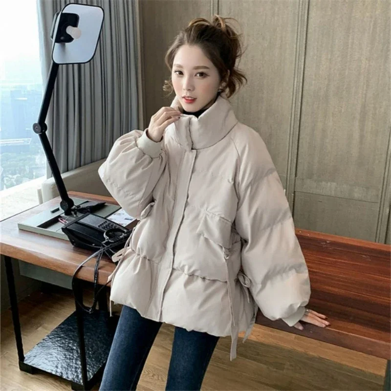 Donne imbottite in cotone Nuovo abbigliamento da pane Studenti Versione coreana Allentato Ins Cappotto corto invernale caldo Cappotto invernale da donna Giacca da donna